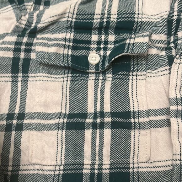 Old navy long sleeve button down/shacket - Picture 5 of 7